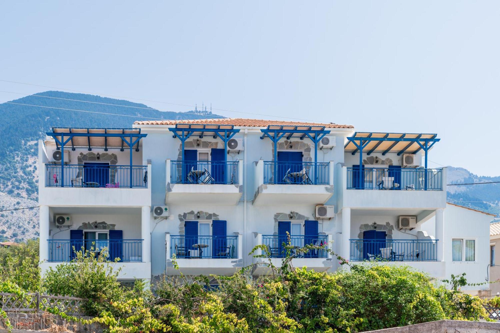 Sirines Aparthotel Vlachata Exterior photo